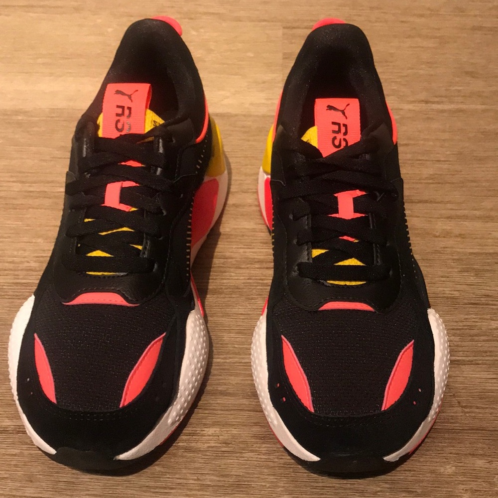 brand new puma sneakers